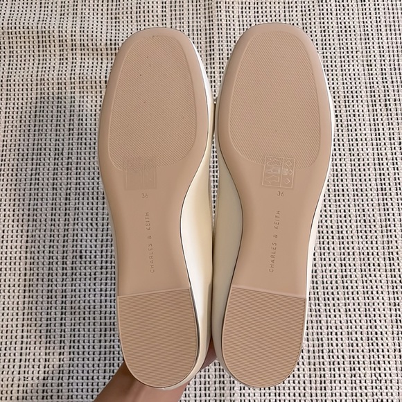 Charles & Keith Ballerina Flats - Picture 9 of 9